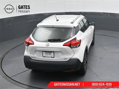 Used 2018 Nissan Kicks SV image 39
