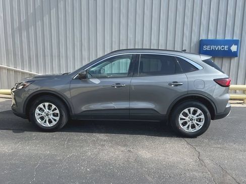 Used 2023 Ford Escape Active w/ Tech Pack #2 AWD/4WD image 6