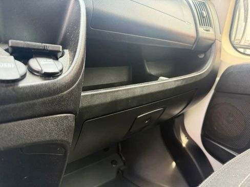 Used 2018 RAM ProMaster 2500 w/ Interior Convenience Group FWD image 14