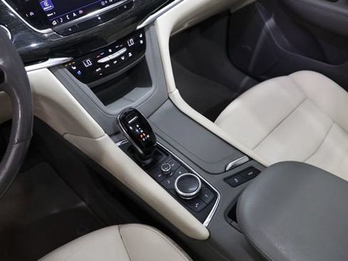 Used 2021 Cadillac XT6 Premium Luxury AWD/4WD image 26