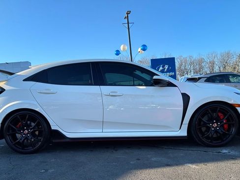 Used 2018 Honda Civic Type R image 8