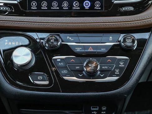 Used 2017 Chrysler Pacifica Limited w/ UConnect Theater Package image 14