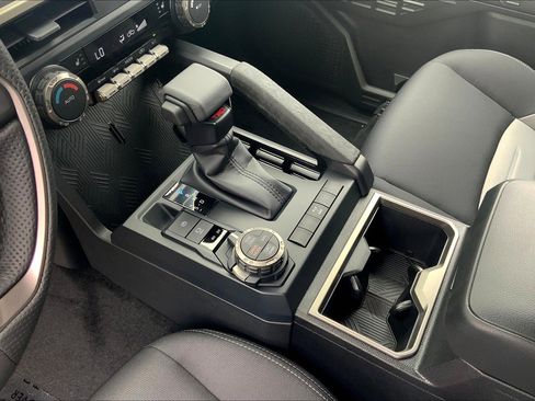 New 2025 Toyota Tacoma TRD Off-Road image 10