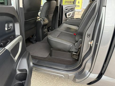 Used 2019 Nissan Titan PRO-4X image 28