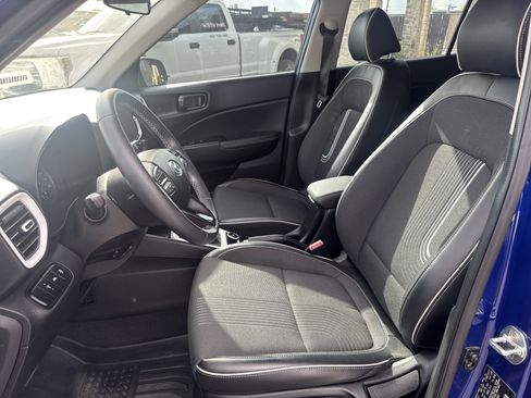 Used 2022 Hyundai Venue Limited w/ Cargo Package FWD image 25