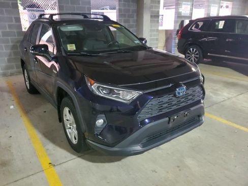 Used 2019 Toyota RAV4 XLE w/ Convenience Package AWD/4WD image 6