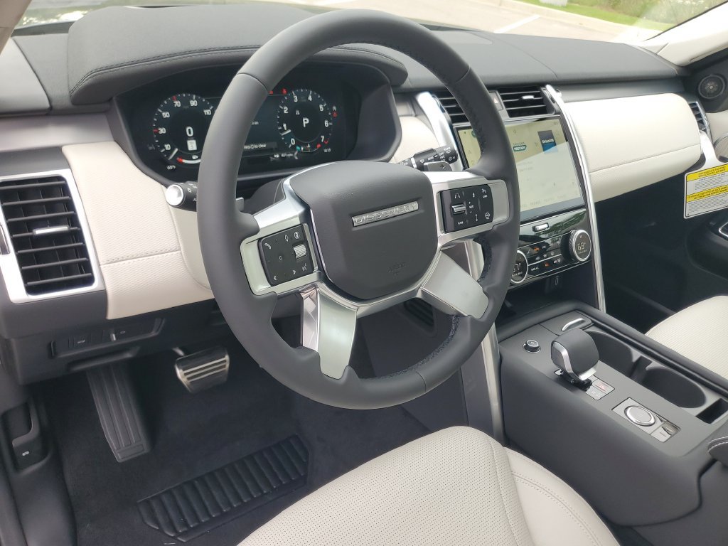 New 2026 Land Rover Discovery Dynamic SE AWD/4WD image 14