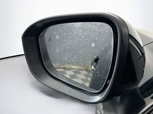 Used 2023 Nissan Rogue SV image 16