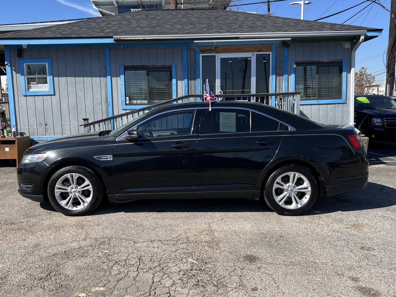 Used 2013 Ford Taurus SEL FWD image 9