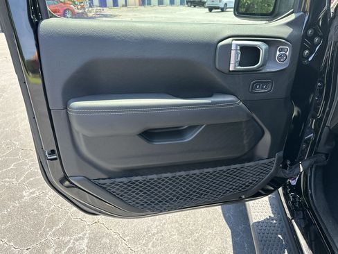 Used 2022 Jeep Wrangler Unlimited Sahara w/ Cold Weather Group image 23