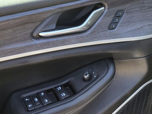 Used 2022 Jeep Grand Cherokee Limited w/ Trailer Tow Prep Group (B) image 18