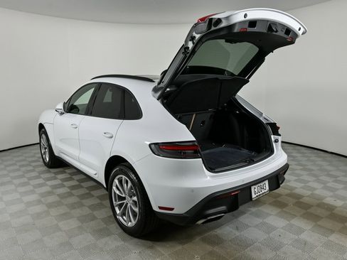 Certified 2025 Porsche Macan image 33