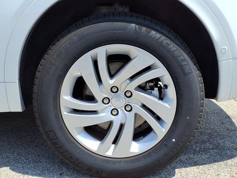 Certified 2025 Land Rover Discovery Sport S AWD/4WD image 6