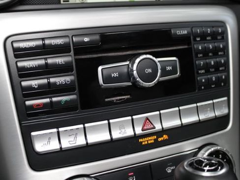 Used 2014 Mercedes-Benz SLK 250 image 25
