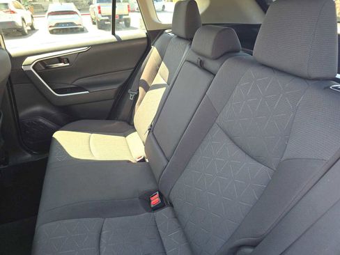 Used 2022 Toyota RAV4 XLE image 19