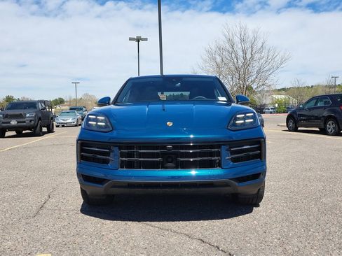 Used 2025 Porsche Cayenne Coupe AWD/4WD image 9