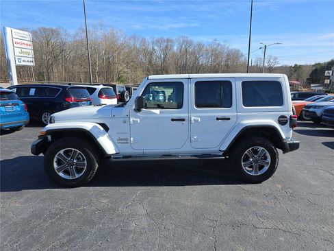 Used 2022 Jeep Wrangler Unlimited Sahara w/ LED Lighting Group image 7