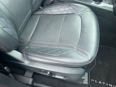 Used 2019 Ford Explorer Platinum image 25