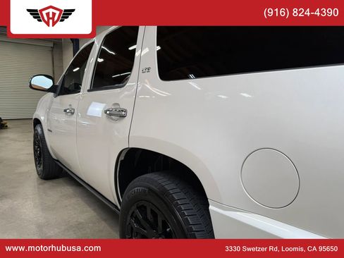 Used 2013 Chevrolet Tahoe LTZ AWD/4WD image 4