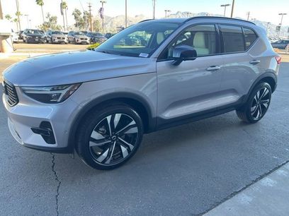 New 2026 Volvo XC40 B5 Ultra w/ Climate Package