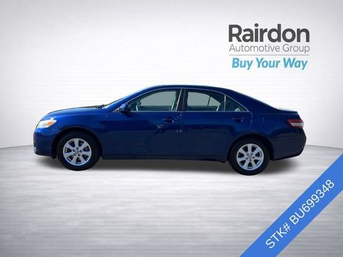 Used 2011 Toyota Camry LE FWD image 4