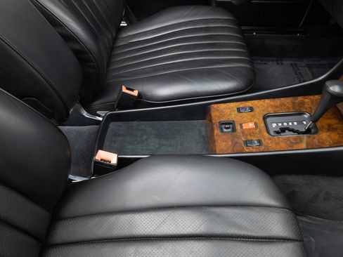 Used 1987 Mercedes-Benz 560 SL image 22