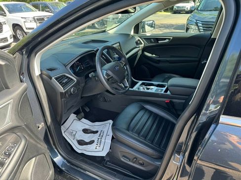 Used 2024 Ford Edge SEL w/ Convenience Package AWD/4WD image 3