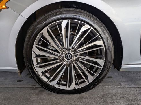 Used 2023 Nissan Altima 2.5 SL FWD image 31