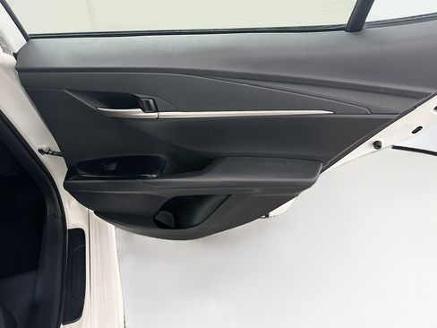 Used 2025 Toyota Camry SE image 31