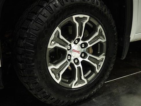 Used 2022 GMC Sierra 1500 SLE w/ X31 Off-Road Package AWD/4WD image 3