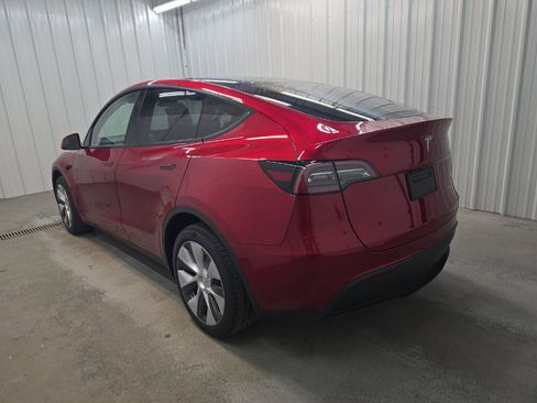 Used 2024 Tesla Model Y Long Range image 4