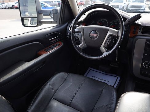 Used 2008 GMC Sierra 2500 SLT w/ Z71 Off-Road Package image 19
