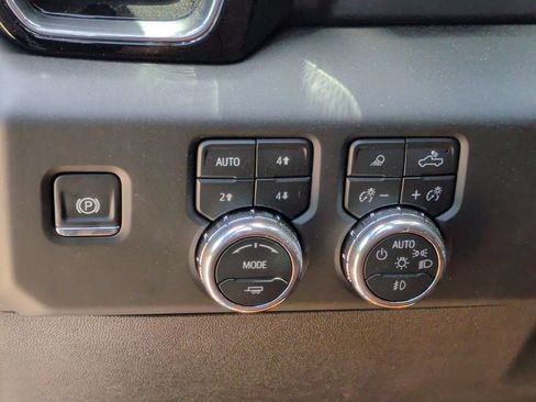 New 2026 GMC Sierra 3500 Denali Ultimate AWD/4WD image 17