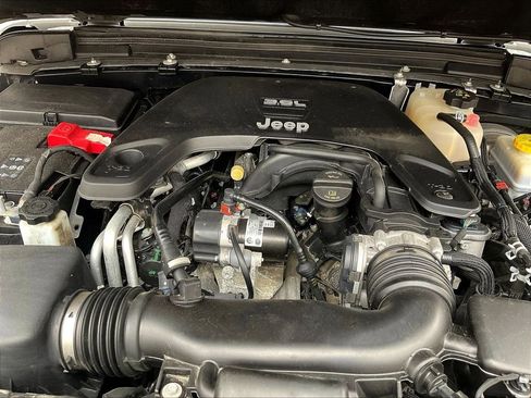 Used 2021 Jeep Wrangler Unlimited Sport AWD/4WD image 32
