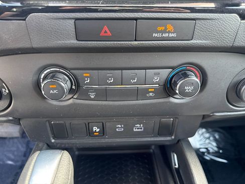 Used 2023 Nissan Frontier SV w/ Midnight Edition Package AWD/4WD image 28