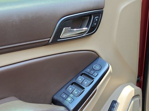 Used 2019 Chevrolet Tahoe LT w/ LT Signature Package AWD/4WD image 8