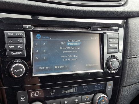 Used 2017 Nissan Rogue SV w/ SV Premium Package AWD/4WD image 18