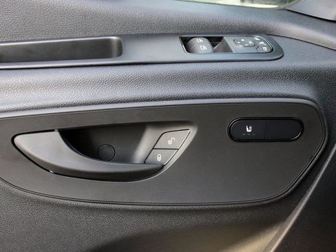 Used 2025 Mercedes-Benz Sprinter 2500 image 9