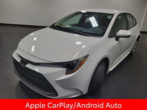 Used 2026 Toyota Corolla LE FWD image 4