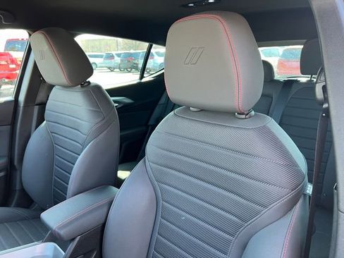 Used 2024 Dodge Hornet R/T w/ Tech Pack w/o Parking image 12