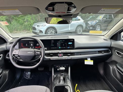 Used 2025 Kia K4 LXS image 34