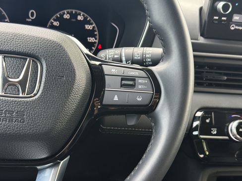Certified 2025 Honda Pilot Touring image 19