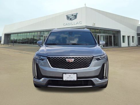 Used 2024 Cadillac XT6 Premium Luxury w/ Technology Package FWD image 2