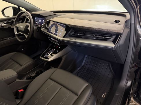 Used 2025 Audi Q4 e-tron Premium w/ Convenience Package RWD image 30