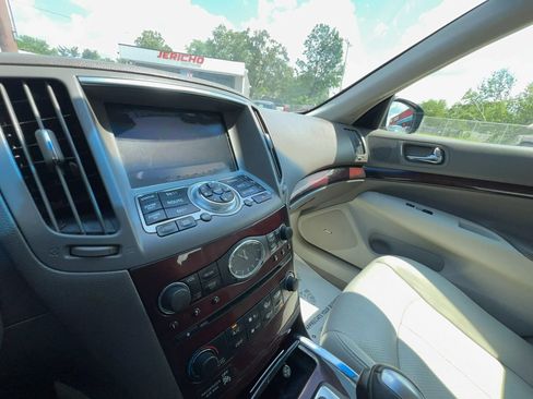 Used 2013 INFINITI G37 x Sedan w/ Premium Pkg AWD/4WD image 17