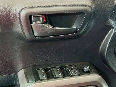 Used 2020 Toyota Tacoma SR5 image 15