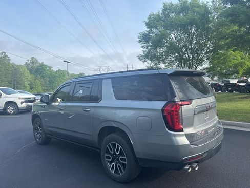 Used 2023 GMC Yukon XL AT4 w/ AT4 Premium Package AWD/4WD image 5