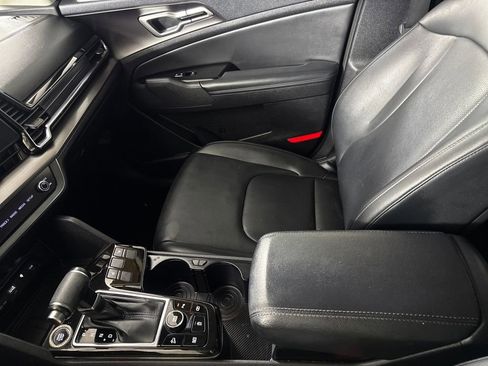 Used 2023 Kia Sportage EX image 17