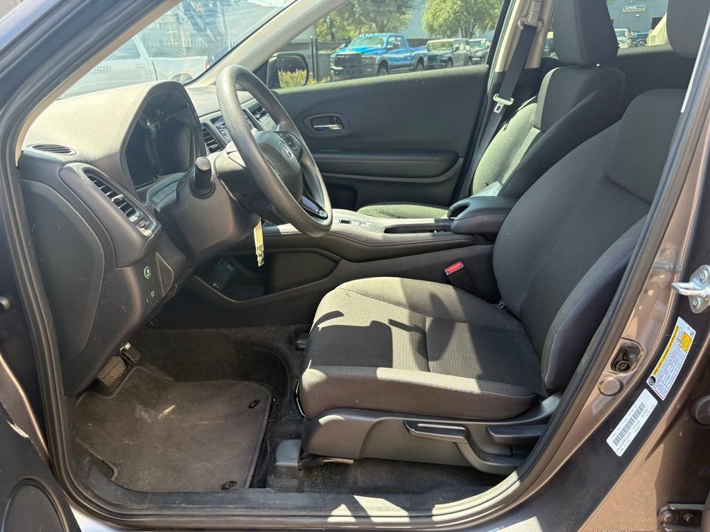 Used 2021 Honda HR-V LX image 8