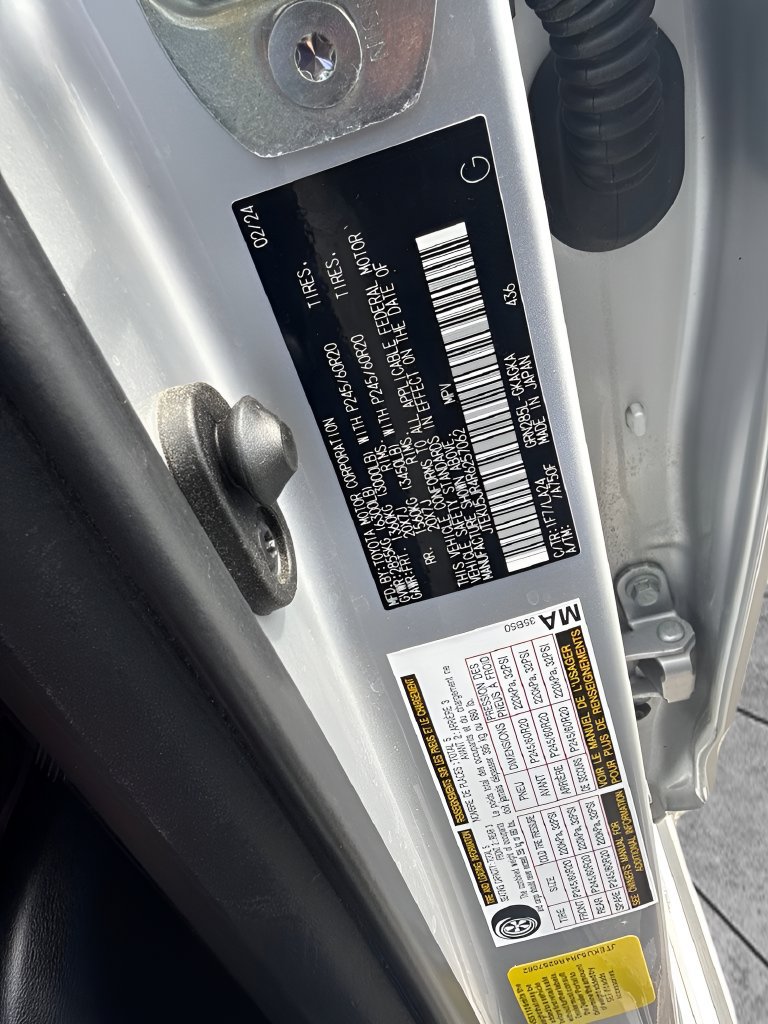 Used 2024 Toyota 4Runner Limited AWD/4WD image 34